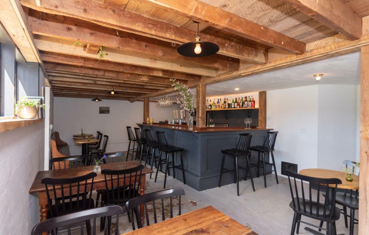 The Brooklin Inn Экстерьер фото