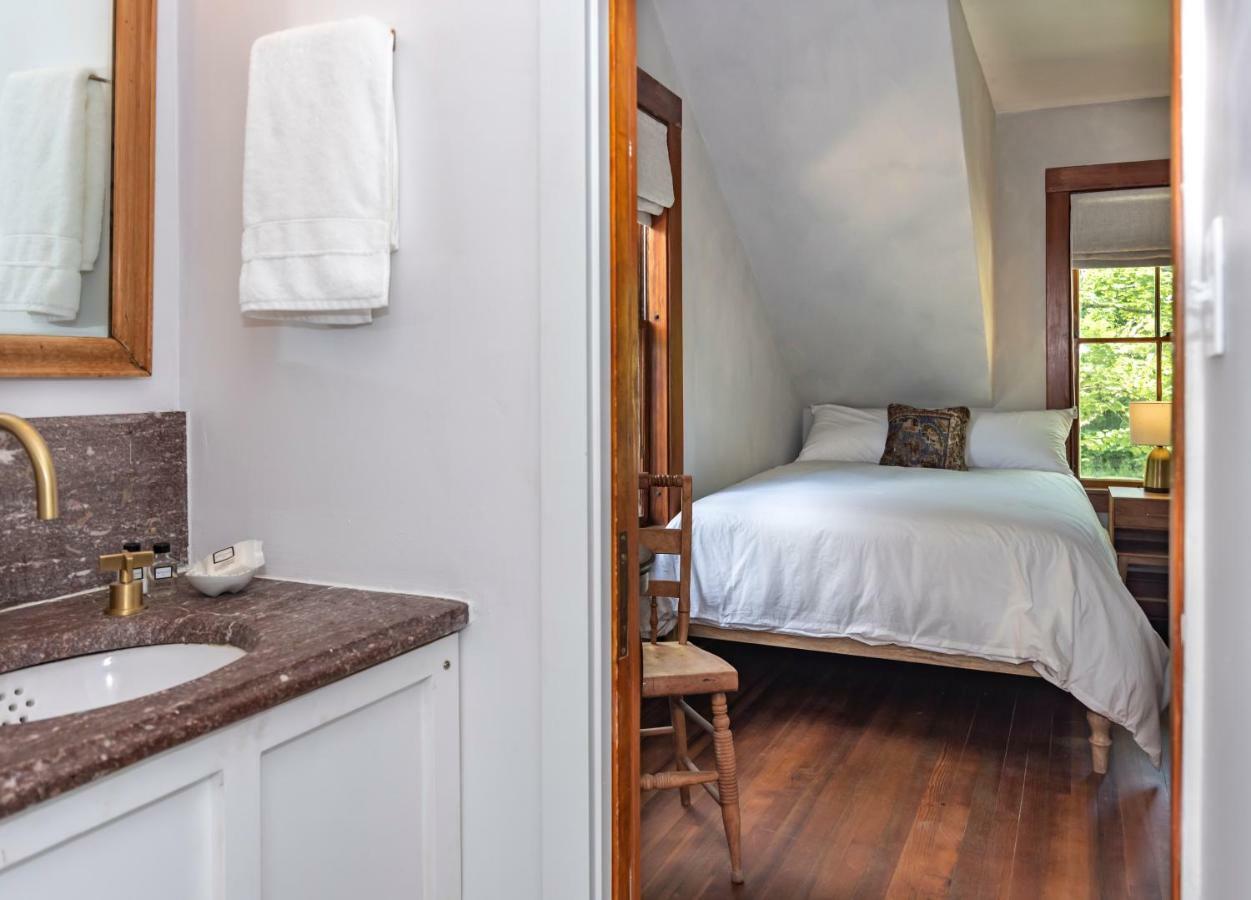 The Brooklin Inn Экстерьер фото